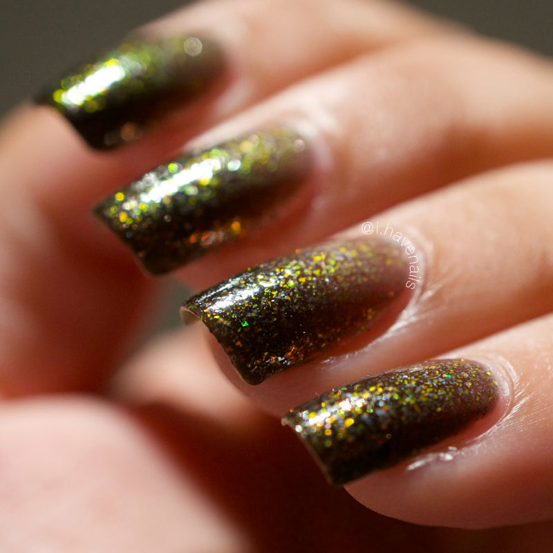 Plus Life Lacquer | Beware The Yule Cat